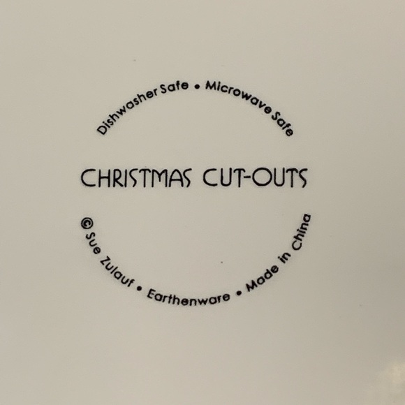 Adorable Christmas Dessert Plates- Set of 4- Brand New! - Picture 2 of 7